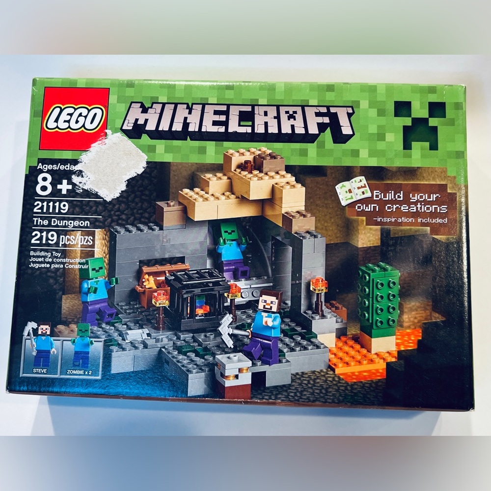 NEW IN BOX - LEGO Minecraft Dungeon Set